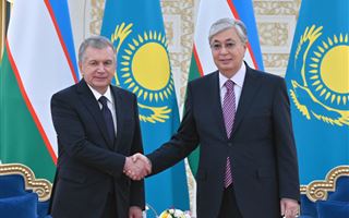 Токаев провел встречу с президентом Узбекистана Мирзиёевым