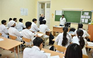 Пакистанские и индийские студенты из Украины хотят перевестись в казахстанские медвузы
