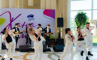 Новое дыхание обрели известные музыкальные произведения на экспериментальном концерте в Алматы