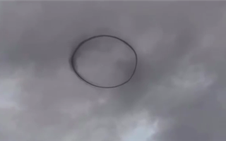 "НЛО" - на юге Казахстана засняли загадочное чёрное кольцо в небе