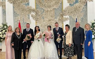 «Наши дети будут знать и казахский, и белорусский»: сестры-казашки вышли замуж за близнецов-белорусов 