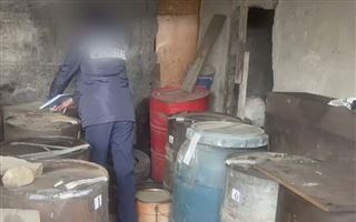 Более 8 тонн ГСМ хранила дома жительница Усть-Каменогорска