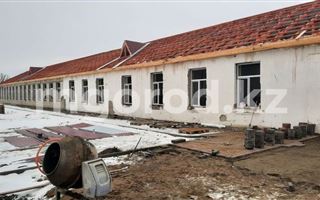 Школьники из села ЗКО вынуждены учиться в здании акимата