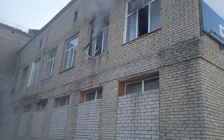 Пожар произошел в здании госучреждения в Павлодарской области