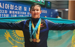 Ещё одна медаль отправилась в копилку Казахстана на чемпионате мира по тяжёлой атлетике