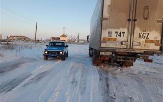 В Павлодарской области полицейские спасли иностранцев из снежного плена