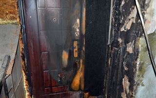 Казахстанец сжег дверь в квартире возлюбленной, не пожелавшей открыть ему ночью