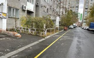 В Павлодарской области из окна третьего этажа выпали два ребенка