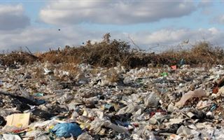 В Алматы районного акима оштрафовали за свалку мусора