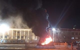 Новогодняя ёлка сгорела в Кызылорде