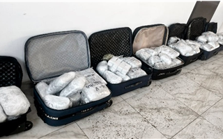 Незаконный провоз 275 килограммов ювелирных изделий пресекли пограничники