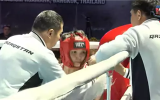 Чемпионка мира из Узбекистана дважды отправила казахстанку в нокдаун и вышла в финал ЧА по боксу