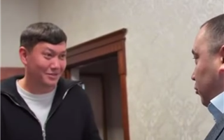 Журналист обнаружил в кабинете акима Степногорска бутылку водки