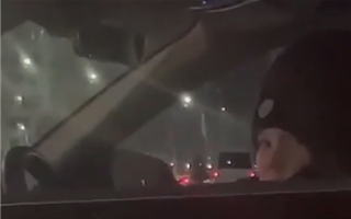 В Астане на видео попал ребёнок за рулём внедорожника