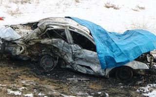 Автомобиль загорелся после ДТП на трассе в Алматинской области