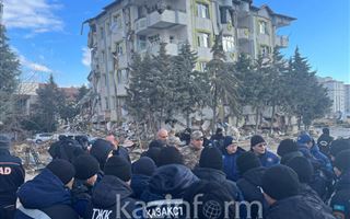 Казахстанские спасатели приступили к поисково-спасательным работам в Турции