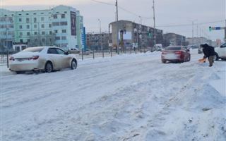 Как Атырау переживает снегопад
