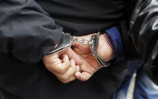 Двоих подозреваемых в серии квартирных мошенничеств задержали в Талдыкоргане