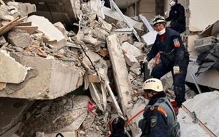 В Турции арестовали восемь человек из-за дефектов в обрушившихся зданиях