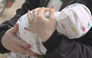 "2 млн теңгеге": Алматыда жаңа туған сәбилерін сатпақ болған ерлі-зайыпты ұсталды