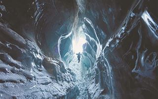 ДЧС Алматы запретил туристам посещать пещеры ледника Богдановича 