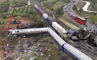 В Греции число погибших при столкновении поездов возросло до 32