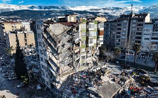 В Турции в результате землетрясения погибли более 46 тысяч человек
