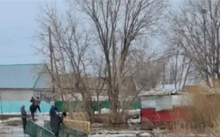 В районе ЗКО объявили режим ЧС. В Уральске подтопило 8 домов