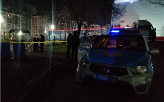 На детской площадке в Алматы ночью зарезали парня