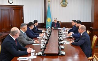 Президент Касым-Жомарт Токаев провел консультацию с руководителями фракций политических партий