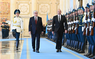 Токаев встретил президента Азербайджана