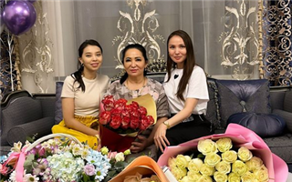 Гульзиру Айдарбекову семья поздравила с днём рождения без Кайрата Нуртаса