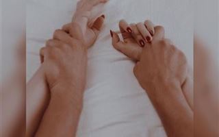 «Стыдятся не выполнить обещания, которые дают во время секса»: специалист рассказала, как заставить мужа купить шубу