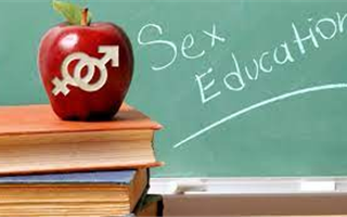 "Клиент может снять презерватив": родителей школьников шокировали брошюры по сексологии в Текели