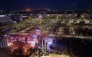 В Атырау во время концерта потерялись 172 ребенка 