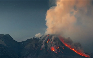 На Камчатке из-за землетрясения произошел выброс пепла на вулкане Шивелуч