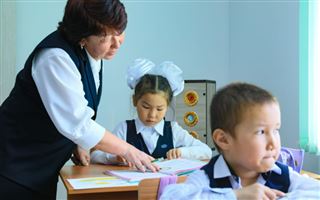 День учителя уберут из списка праздников в Казахстане