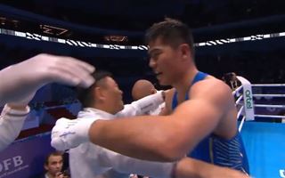 Этнического казаха из Китая поздравили на казахском на ЧМ по боксу