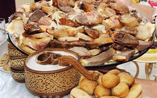 Бешбармак из мраморной говядины и казы в картоне. Как готовят национальные блюда за рубежом эмигранты из Казахстана.