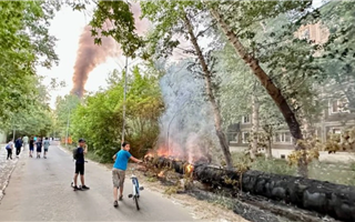 В Павлодаре горела теплотрасса