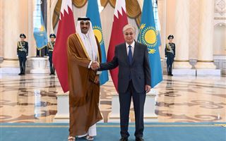Токаев провел встречу c делегацией во главе с эмиром Катара