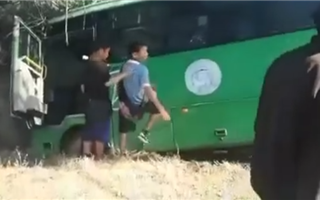 Автобус с пассажирами сошел с трассы в Алматинской области