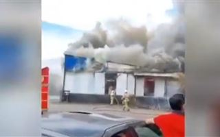 В Усть-Каменогорске в автоЦОНе произошел пожар