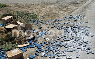 В Атырау сотни упаковок парацетамола разлетелись от мусорных баков по району