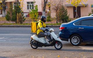 Алматинские полицейские оштрафовали почти пять тысяч водителей мопедов