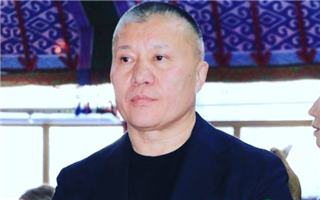 Бахытбек Есентаев отметил 30-летие выпуска из вуза