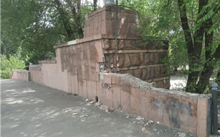 Зачем в Алматы выкопали гранитные плиты на проспекте Сейфуллина