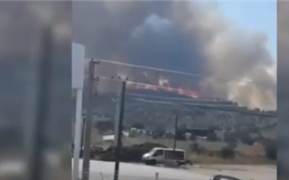 На турецком курорте Бодрум начался масштабный пожар