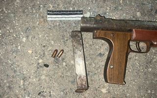 В Павлодарской области у мужчины изъяли пистолет-пулемет