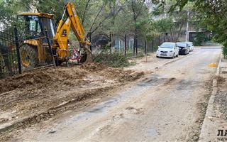 После замены магистральной трубы двор в Актау оказался «уничтожен»